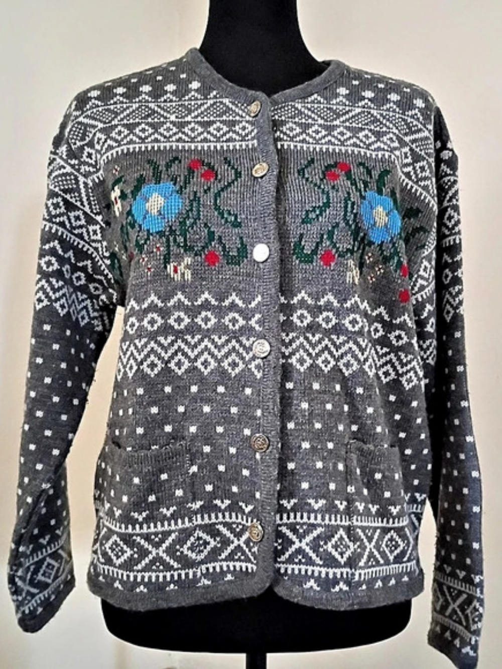 Vintage Tally-Ho Fair Isle Cardigan in Gray & White Size Medium
